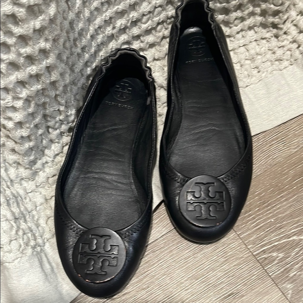 Tory Burch Minnie travel flats -women size 8M-Black all leather
